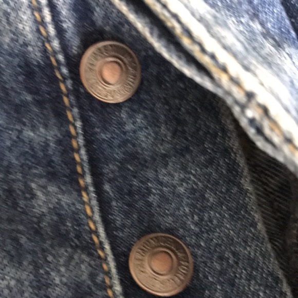 Blue denim mom jean shorts - Picture 3 of 4